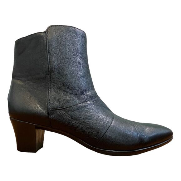 MIXED WIDTH Munro Faith Ankle Boots Black Calf Leather Round Toe Bootie 9.5 W - Picture 1 of 10